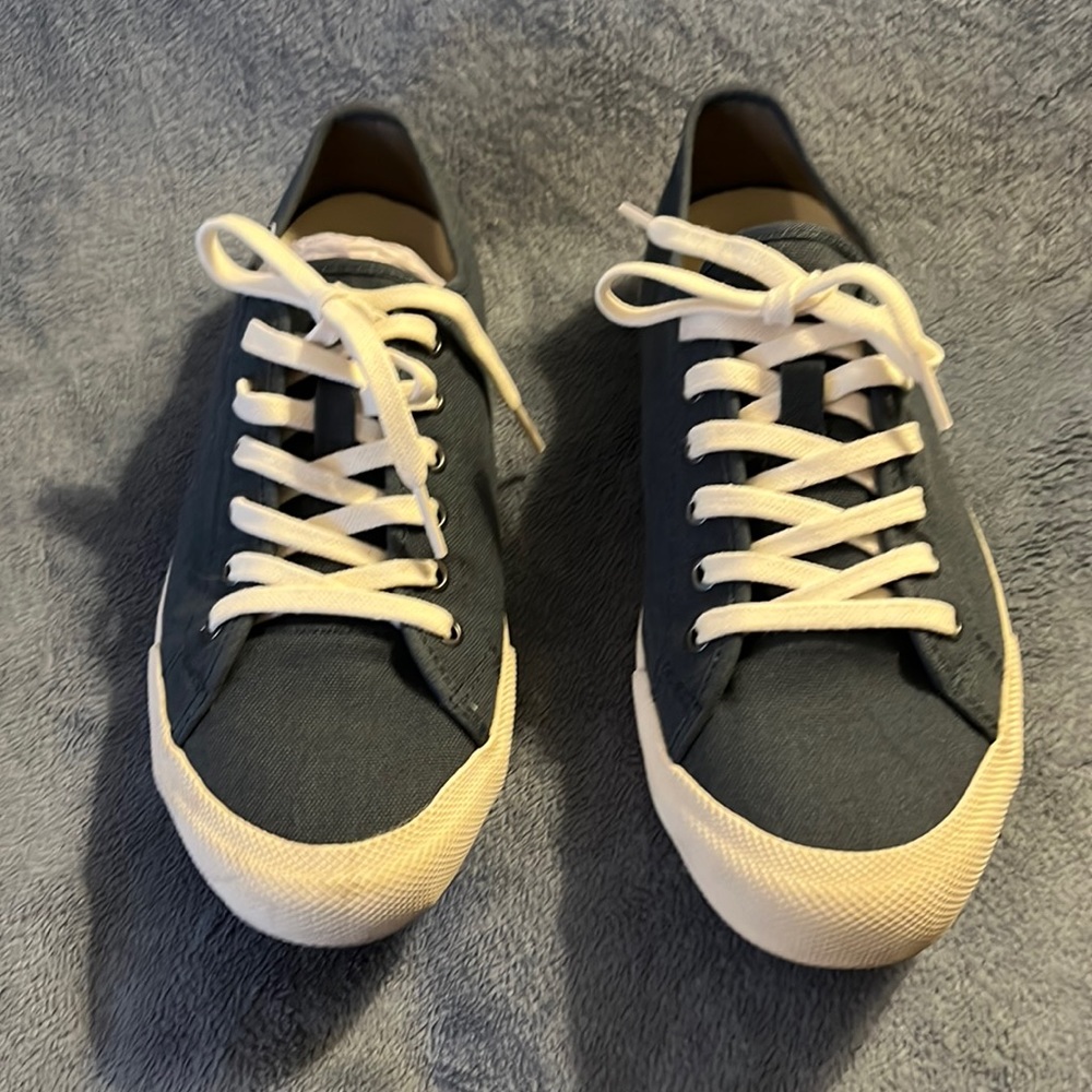 SeaVees Monterey Canvas Sneakers Size 8